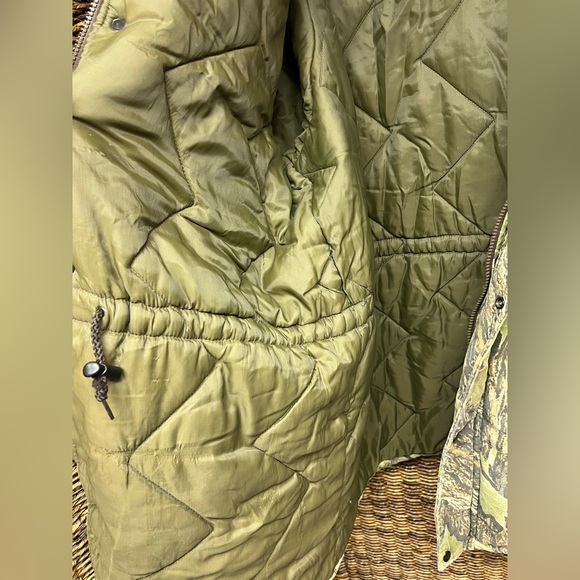Duxbak- Mens Vintage‎ Realtree, 28-1/2” Pit to pit, Estimated size:2XL Jacket - Picture 10 of 12